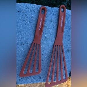 Rachael Ray Orange Slotted Turner Set- plastic- great condition! Like new!